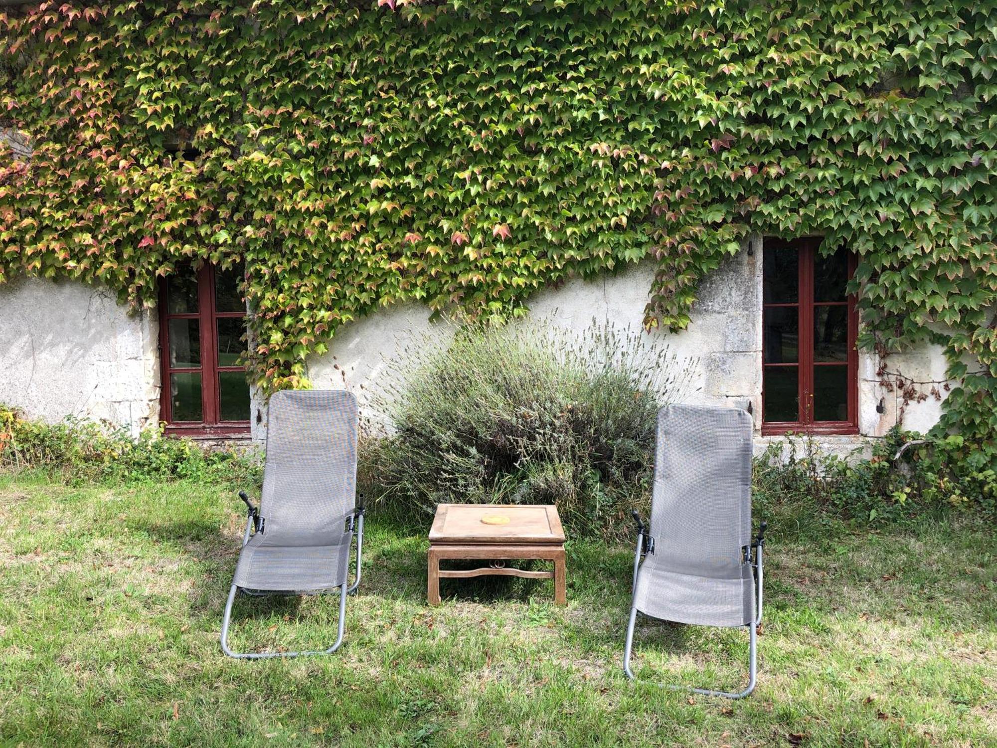 Gite De L'Edelinie Nanteuil-Auriac-de-Bourzac Esterno foto